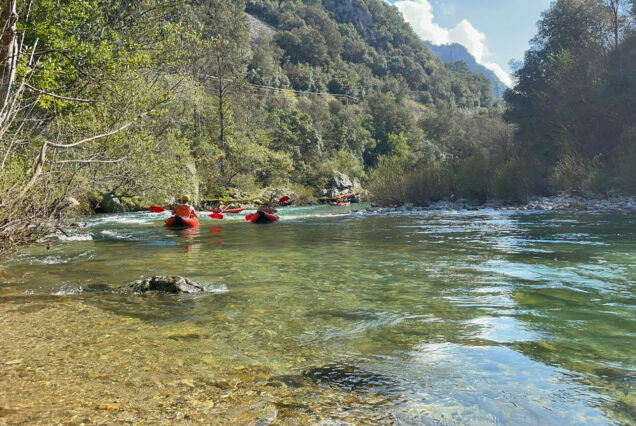 Descenso del Río Cares Canoa-Raft